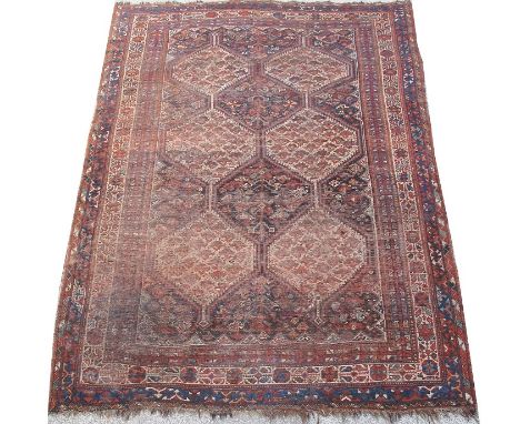 Iranian carpet early 20th century. With geometric patterns. L280cm, W195cm.
Reserve:€100.
 