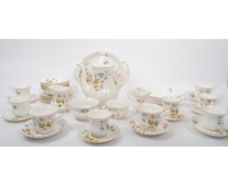 Richmond - English fine bone china - Vintage 20th Century tea service set in the Wild Anemone pattern. Comprising of; teapot,