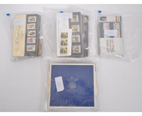 A large collection of vintage 20th century &amp; later UK currency unfranked mint presentation pack. The lot to include Royal