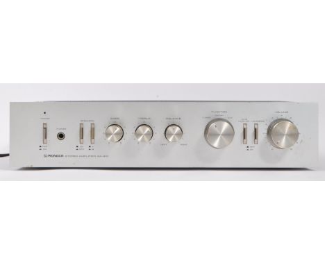 Pioneer - Stereo amplifier SA-410. A vintage 20th Century stereo amp. Made in Japan. Serial no. AE9501265K.&nbsp;
