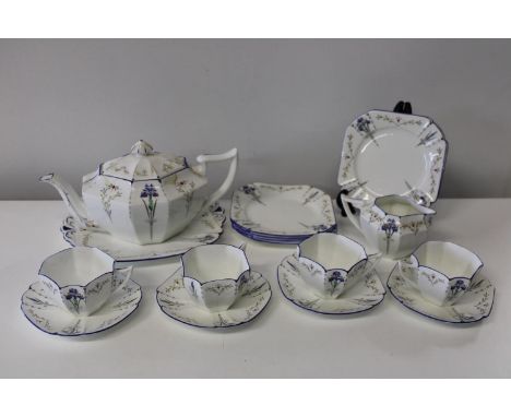 A vintage 17pc Shelley tea service (slight hairline crack to one saucer although barely visible from the font)