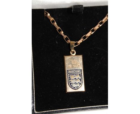 A rare limited edition (0104/1966) 9ct gold &amp; enamel pendant &amp; 9ct gold chain produced for the 1966 football World cu