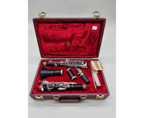 A Graduate clarinet,&nbsp;in fitted case.&nbsp; 