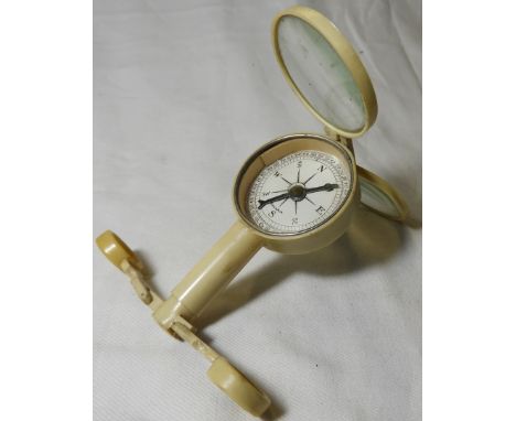 EARLY BAVARIAN TRAVEL COMPASS WITH MAGNIFIER 