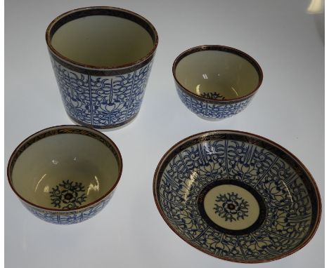 WORCESTER FLIGHT VASE, 2 TEA BOWLS & SAUCER (4) 