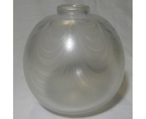 SMALL SQUAT SIGNED ART GLASS BUD VASE 4'H WALLAU 