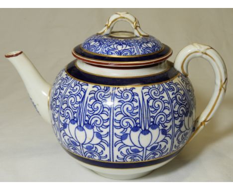 WORCESTER BLUE & WHITE TEAPOT 