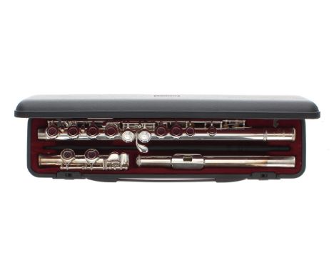 Yamaha 211 SII metal flute, case, owners manual and original box 