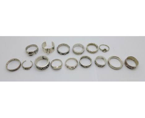 Fifteen silver rings 
