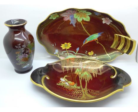 Two Carlton Ware Rouge Royale dishes and a Rouge Royale vase 