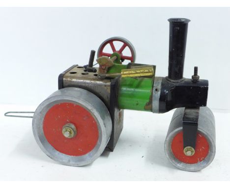 A small Mamod steam engine in parts 