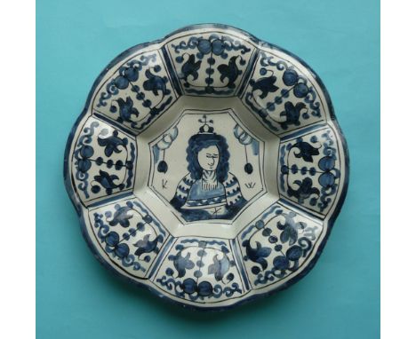 (Royal royalty commemorative commemorate) William III: a Dutch Delft blue painted fluted dish with central half-length portra