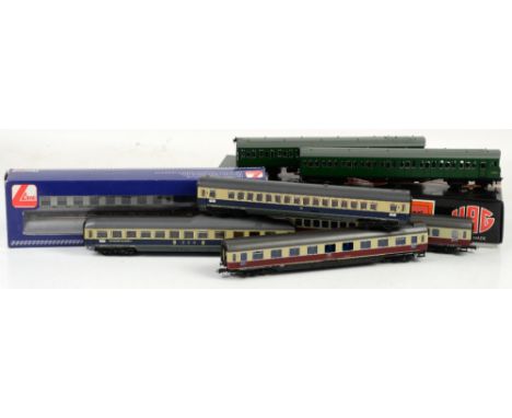 Collection of approx. 29 H0/00 passenger carriages, to include L.S. Models, A.C.M.E., Liliput, Lima, Bachmann, Fleischmann, u