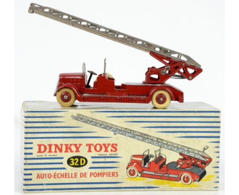 Dinky Toys 32D French made Auto-Echelle de Pompiers (fire engine ladder), boxed,        