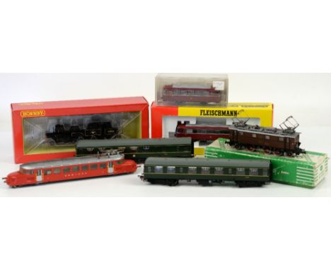 Hornby 00 gauge R3334 BR (late) 4-4-2T 'Adams Radial' 30582, boxed, Marklin electric locomotive SBB CFF RCe 2/4 203, Roco Deu