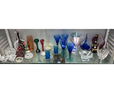 SHELF OF VARIOUS COLOURED AND CLEAR GLASSWARE INC. SPILL VASES, JG CRYSTAL DURAND CANDLE HOLDERS, STUART CRYSTAL, ETC.