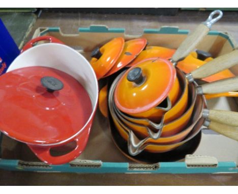 A tray of Le Creuset and other cookware A/F