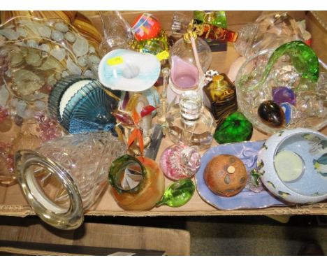 A tray of assorted glassware to include perfume bottles etc