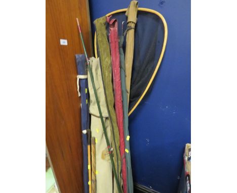 A small quantity of vintage collectables to include butterfly net, carpet beater, fishing rods etc