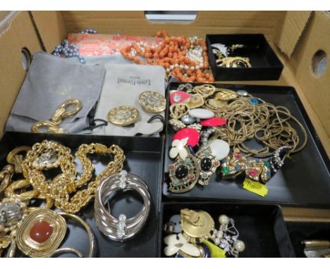 A quantity of vintage costume jewellery to include a pair of Christian Dior earrings, Trifari brooch, Louis Feraud earrings e