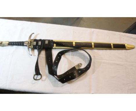Longclaw, the sword of Jon Snow (Game of Thrones) replica broadsword with leather scabbard and belt, blade L: 88 cm. UK P&amp