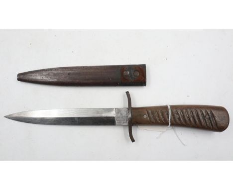 Imperial German WWI trench knife with scabbard. UK P&amp;P Group 2 (£20+VAT for the first lot and £4+VAT for subsequent lots)