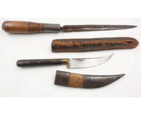 Wooden handled dirk with sheath blade L: 12 cm and a small knife. UK P&amp;P Group 1 (£16+VAT for the first lot and £2+VAT fo