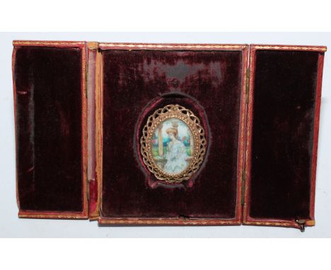 Dorothy Turton, portrait miniature, The Countess of Graydon, signed, portrait miniature, mounted as brooch, red Morocco leath
