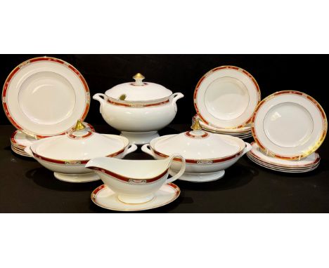 A Royal Doulton Sandon pattern dinner service, comprising large soup tureen and cover, sauce boat on stand, a pair of vegetab