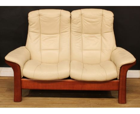 An Ekornes Stressless recliner sofa, 103.5cm high, 150cm wide, the seat 109cm wide and 47cm deep 