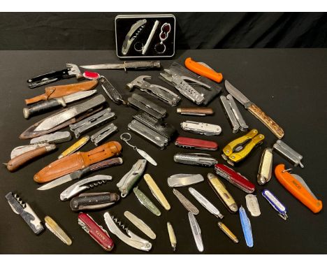 An army knife; others; pocket and pen knives; multi-tools and other knives; qty 