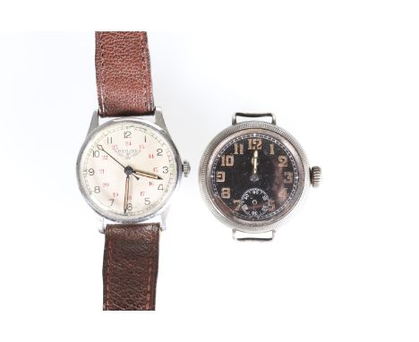 A VINTAGE LONGINES MILITARY TYPE STAINLESS STEEL WRISTWATCH, the dial with luminous markers and hands, centre sweep seconds, 
