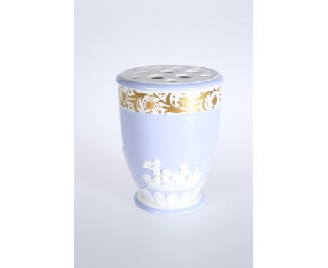 A SPODE LAVENDER GROUND BOUGH POT AND PIERCED COVER, CIRCA 1816, of rounded form with tapering base, slip moulded white decor