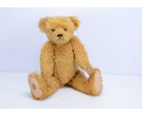 A large Merrythought limited edition Freddie Farnell teddy bear, 27 of 250, by Sue Pearsons, with golden mohair, tag certific