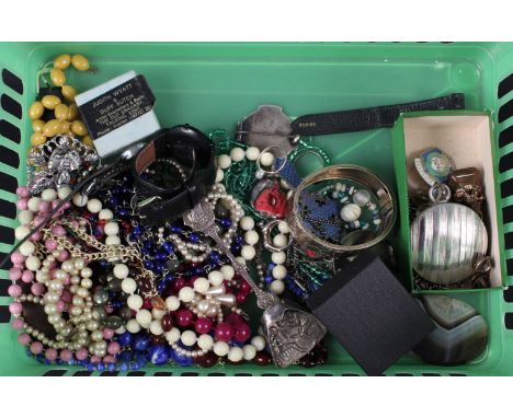 A quantity of costume jewellery and silver jewellery including bangle, brooches etc