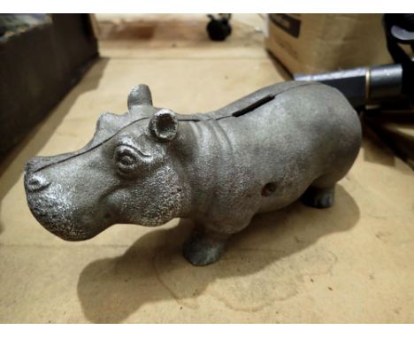 Cast iron hippo money box, H: 15 cm. UK P&amp;P Group 1 (£16+VAT for the first lot and £2+VAT for subsequent lots)