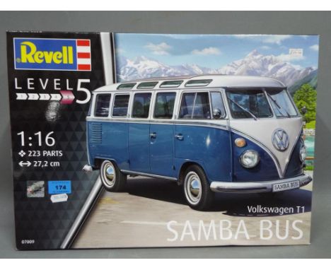 Revell Volkswagen T Samba Bus #07009 Level 5 1:16 scale 223 parts model kit in factory sealed box.