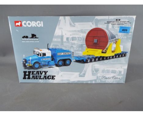 Corgi - Corgi Heavy Haulage set Econo Freight Transport Limited, boxed and in mint condition.