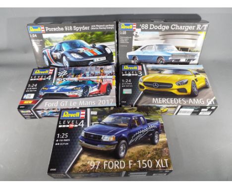 Revell - five Revel model kits 1/24 and 1/25 scale of cars to include Porsche 918 Spider, 68 Dodge Charger R/T, Ford GT Leman