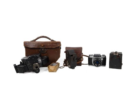 Bell &amp; Howell Cine Camera. Standard Automatic model, in leather case with Dallmeyer F/3.5 telephoto lens in box and camer
