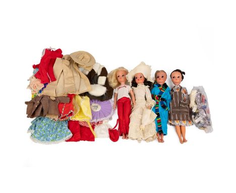 Vintage Sindy dolls x4, including extra clothing and shoes.