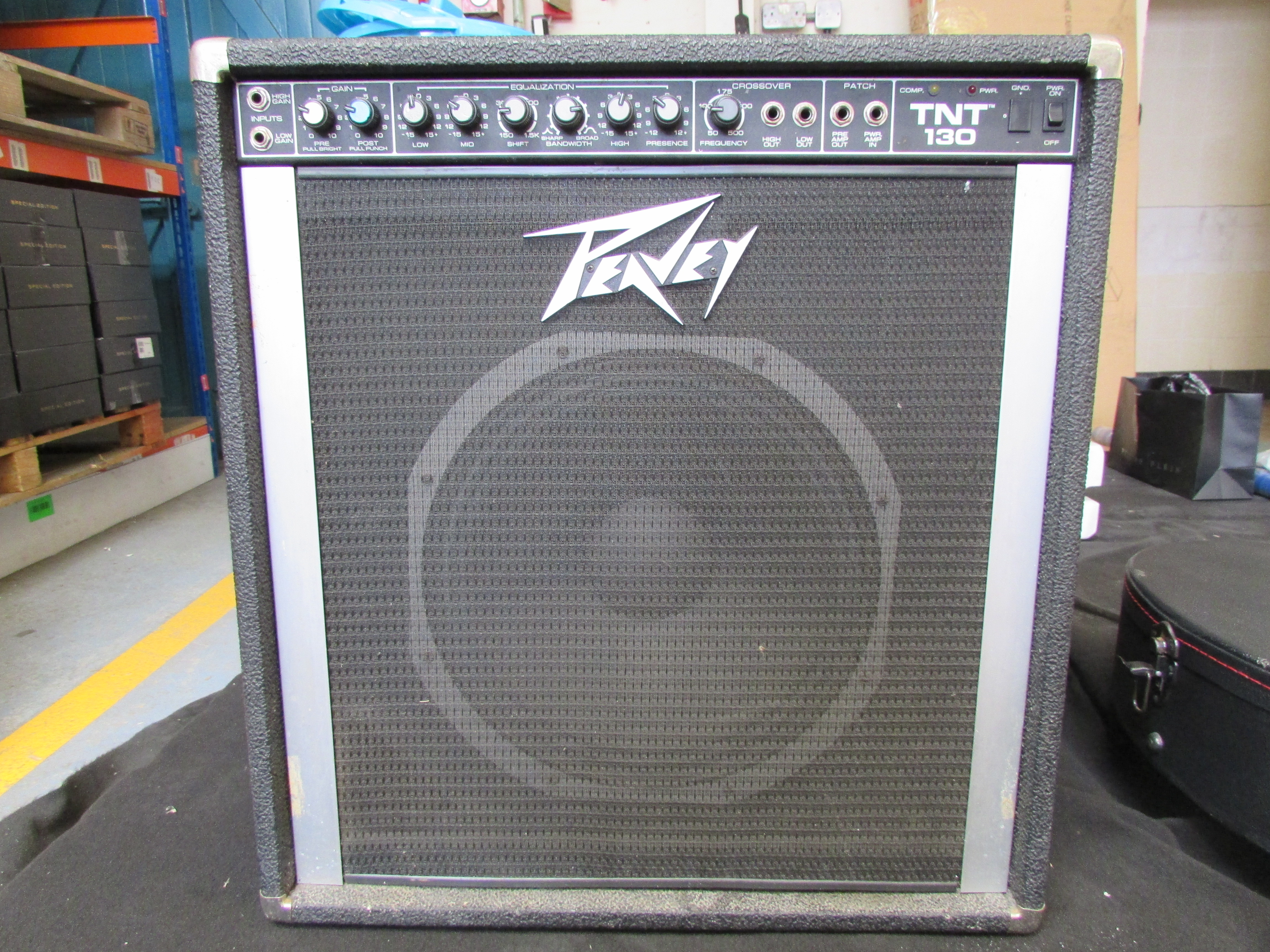 PEAVEY TNT 130 BASS AMPLIFIER