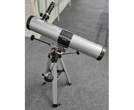 'Traveler' telescope on adjustable tripod, together with alternative oculars.  (B.P. 21% + VAT)