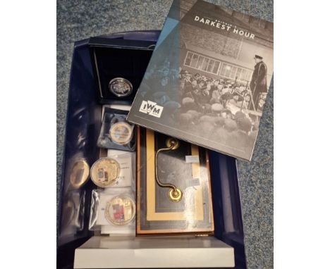 Tub of assorted coinage to include: The £50 bank note Sir John Houbol Historical Series medallion, longest reigning monarch £