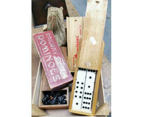 Small collection of vintage games to include: boxed Dominos, Railway Dominos by Spear's Games, Staunton boxwood Chess Set in 