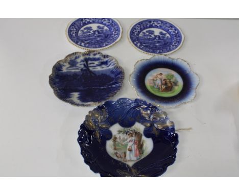A collection of antique &amp; vintage collectors plates 