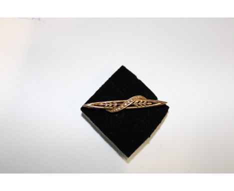 A 9ct gold &amp; seed pearl bar brooch 