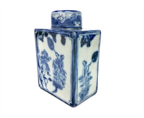 EARLY 20TH CENTURY CHINESE BLUE AND WHITE TEA CADDY, painted with figures in garden settings, with detachable lid, 13cm high