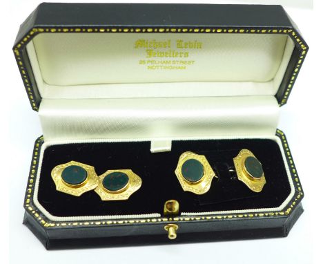 A pair of 9ct gold and bloodstone cufflinks, 7.7g 