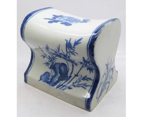 A Chinese blue and white ceramic head pillow 